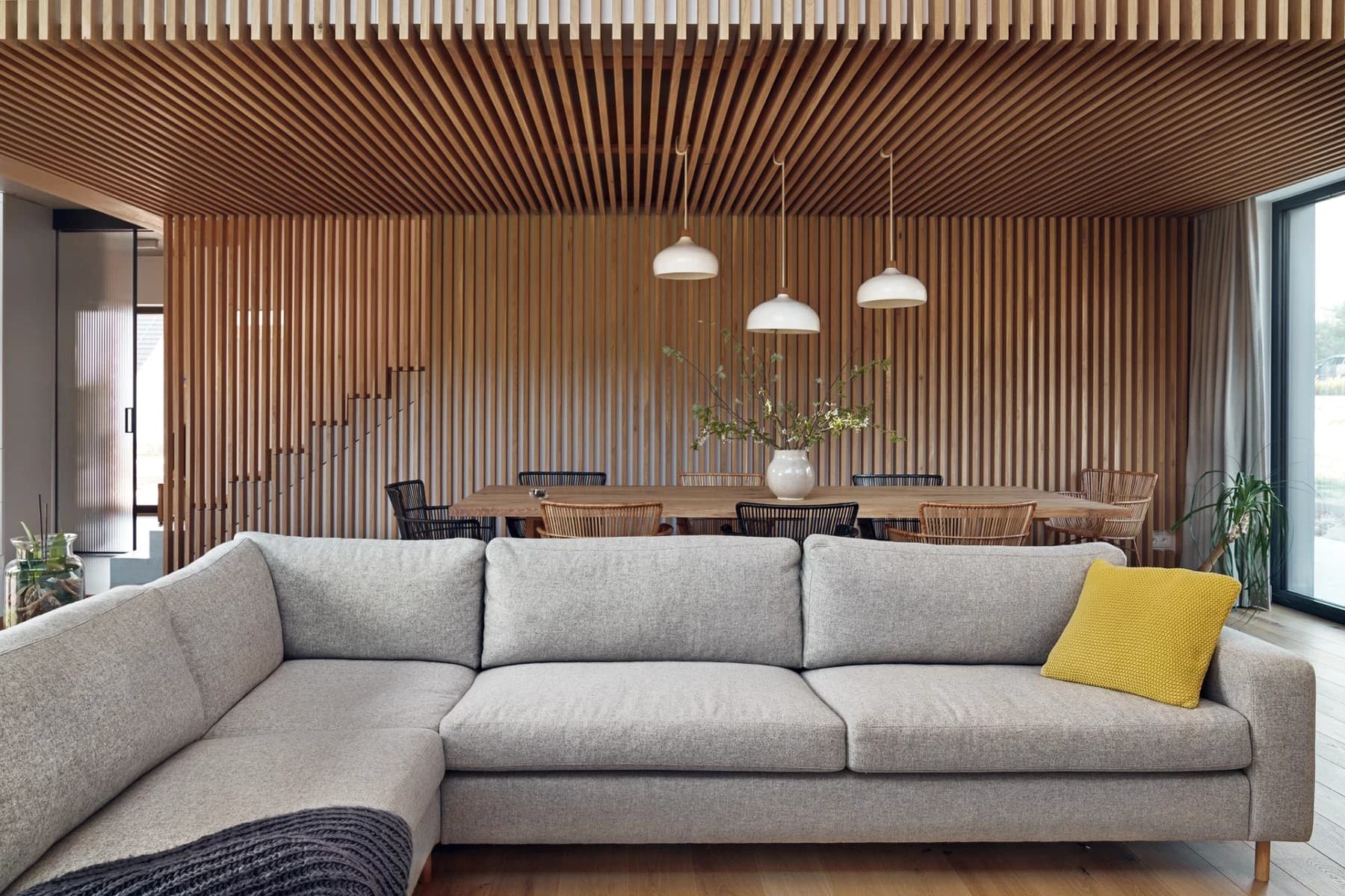 Slatted wood — living & ceiling
