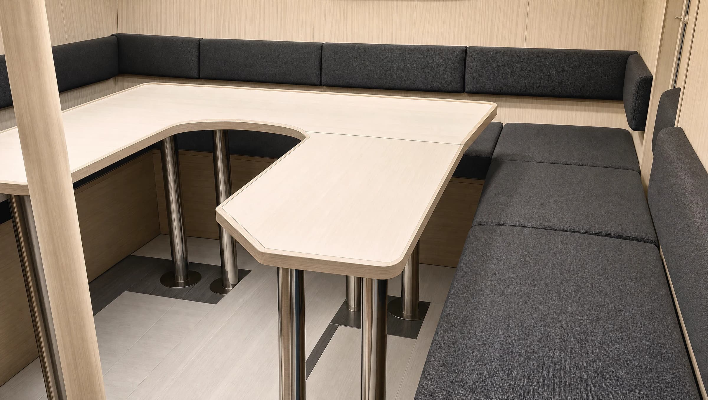 Cabin with fixed table