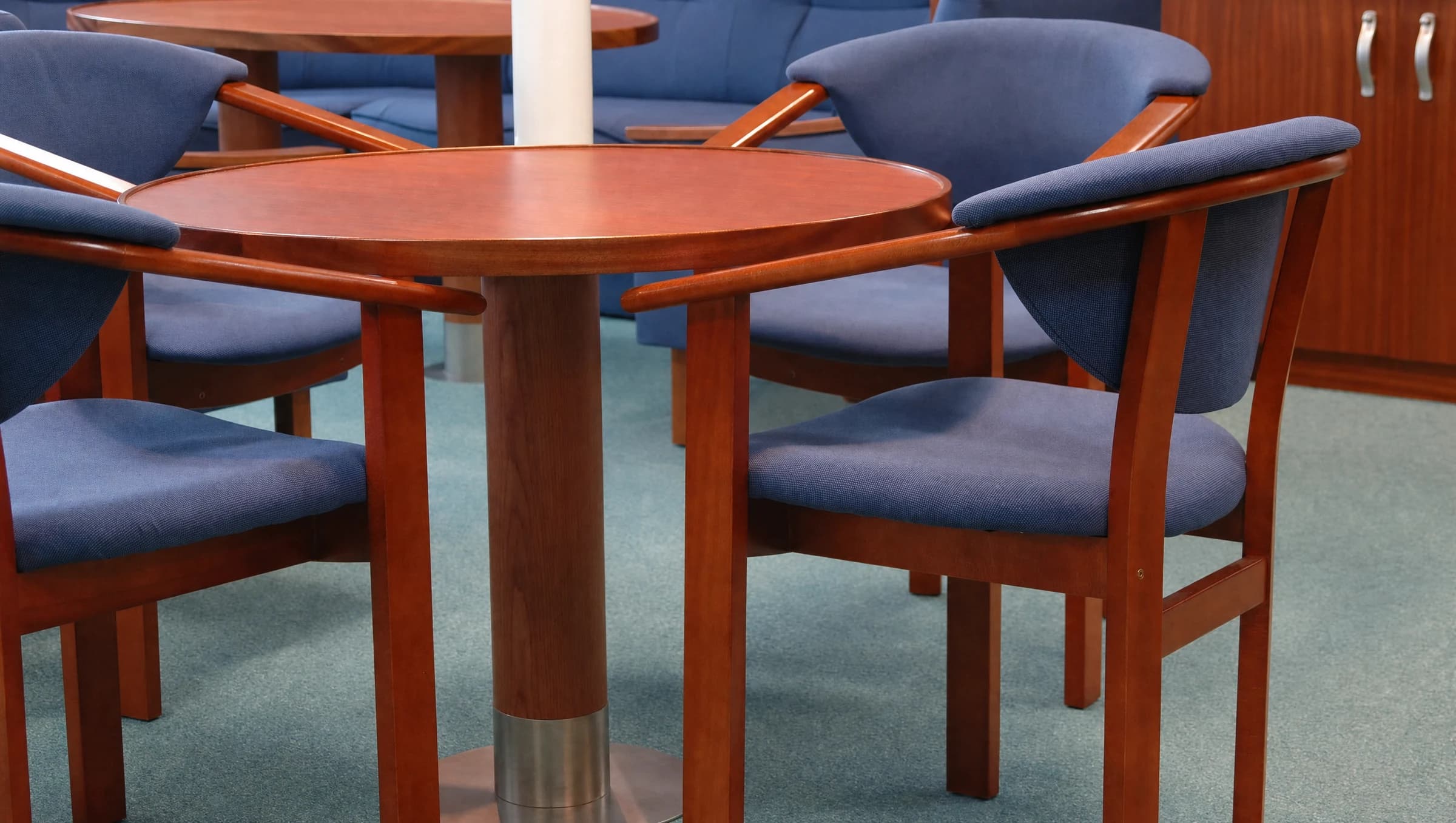 Mess table & chairs