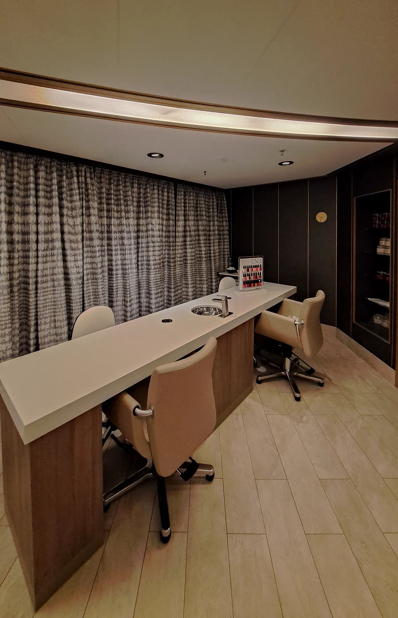 Beauty bar — counter & chairs