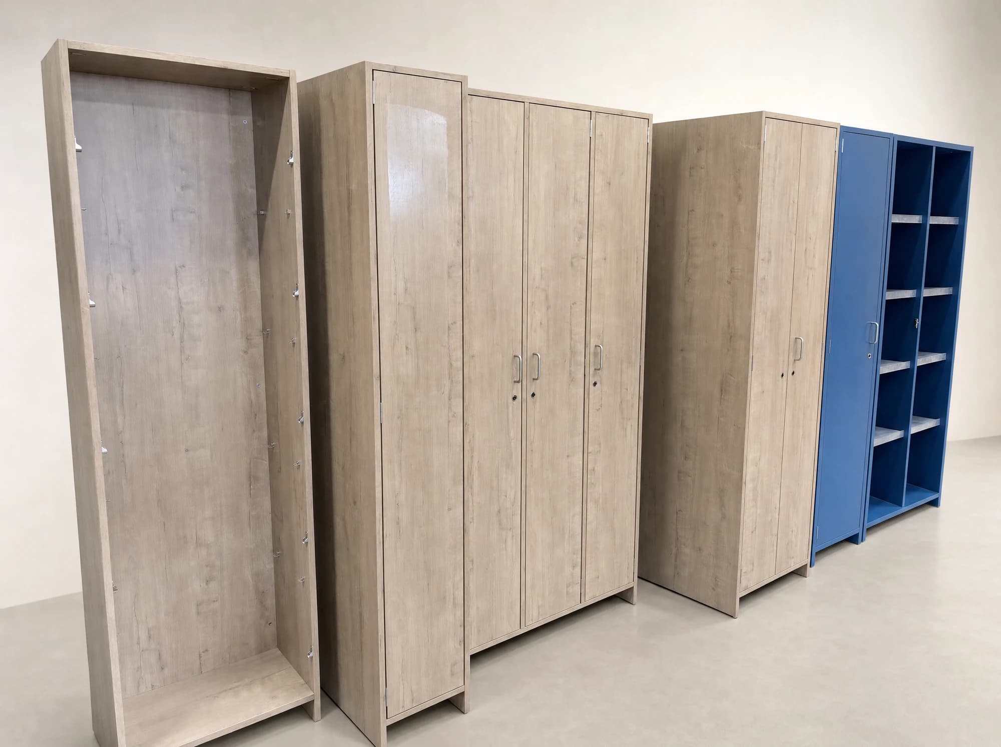 Lightweight wardrobes